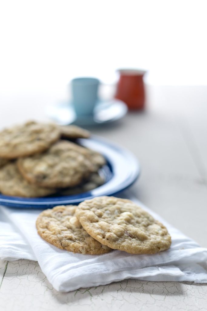 white chocolate pecan cookies