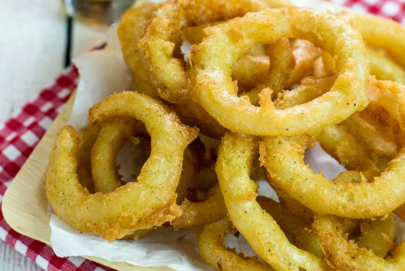How to make perfect Crispy Onion Rings every time! - Dishes & Dust Bunnies