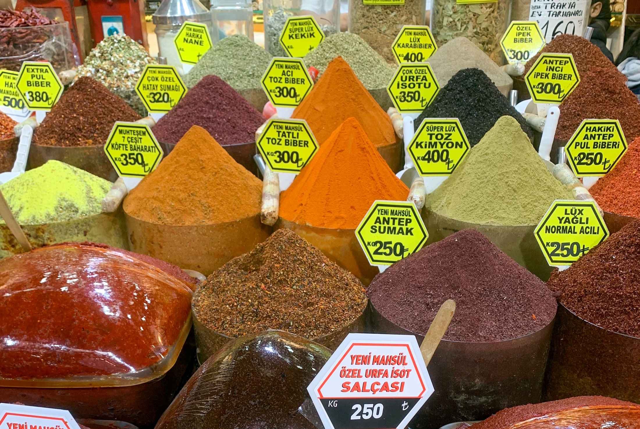 market-spices-istanbul